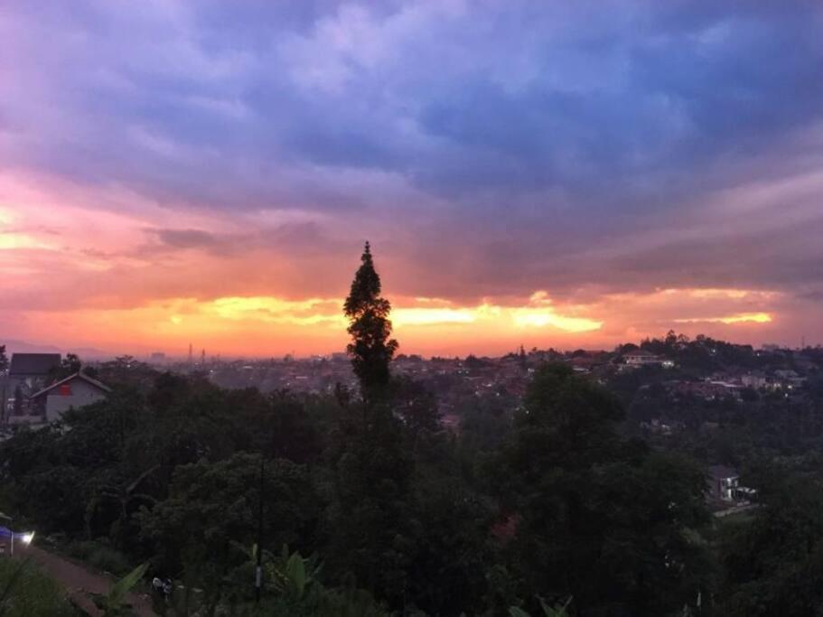 Sajodo Hilltop Get Away W/ Valley View Rumah liburan
