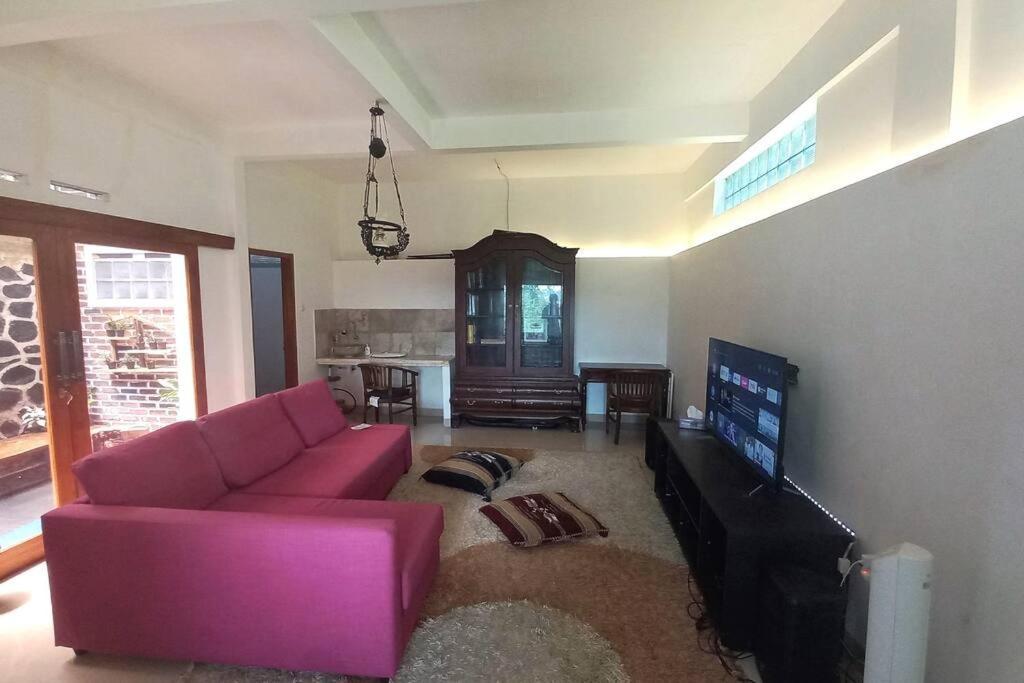 Rumah liburan Sajodo Hilltop Get Away W/ Valley View