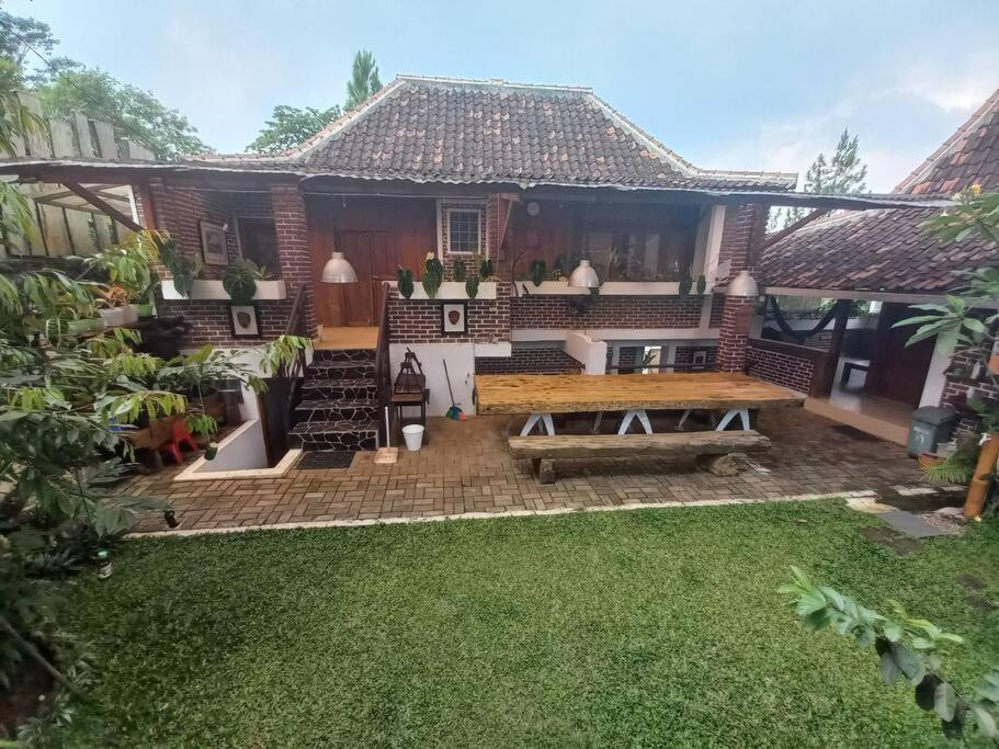 Sajodo Hilltop Get Away W/ Valley View * Bandung